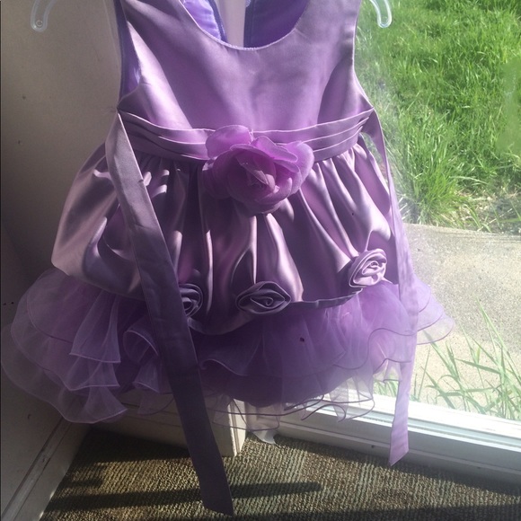 Beautiful lavender dress - Picture 2 of 3